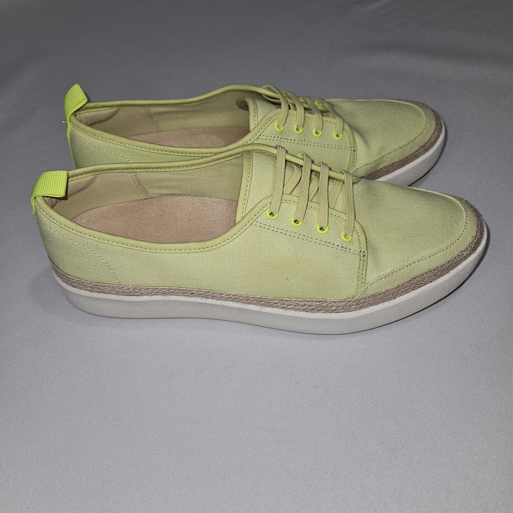 Vionic Womens Jovie Canvas Low Top Casual and Fashion Sneakers Shoes Size 8.5